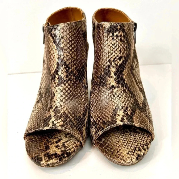 Fergalicious open-toe chunky heel shoe, size 10, faux snakeskin, NEW, Sandals - Picture 1 of 11